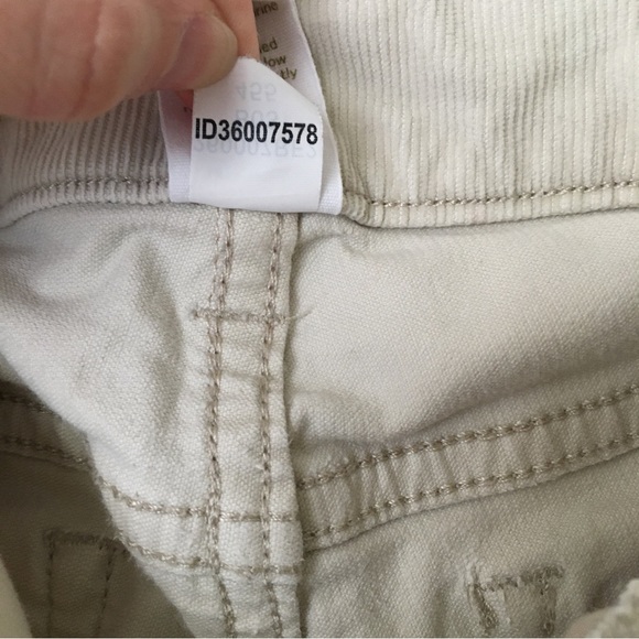 London Jean Cream Corduroy Pants (size 2, short, low-rise) - Picture 9 of 10